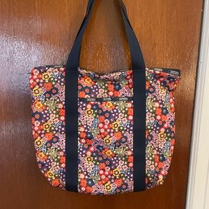 Floral Lesportsac tote with zipper
